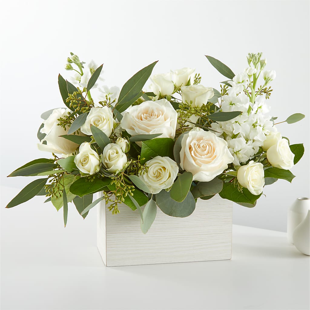 Fresh Linen Box Bouquet – WILL & DEE'S FLORIST, Florence AL