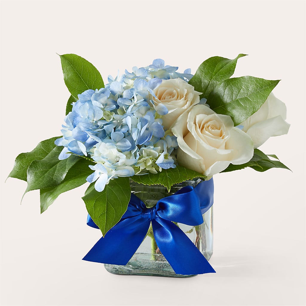 Sky Blue Delight Bouquet – WILL & DEE'S FLORIST, Florence AL