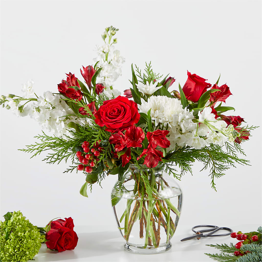 Merry Moment Bouquet – A Florist Original – WILL & DEE'S FLORIST, Florence AL
