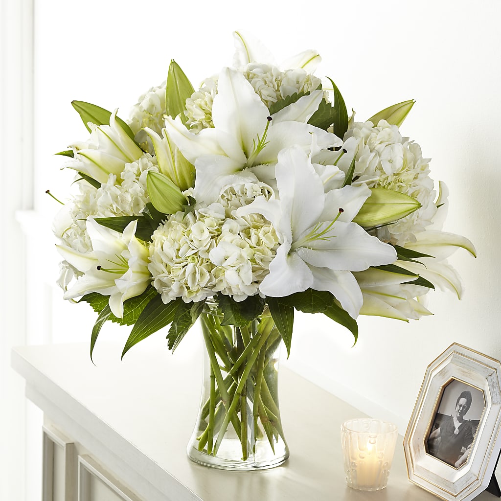 Compassionate Lily Bouquet – WILL & DEE'S FLORIST, Florence AL