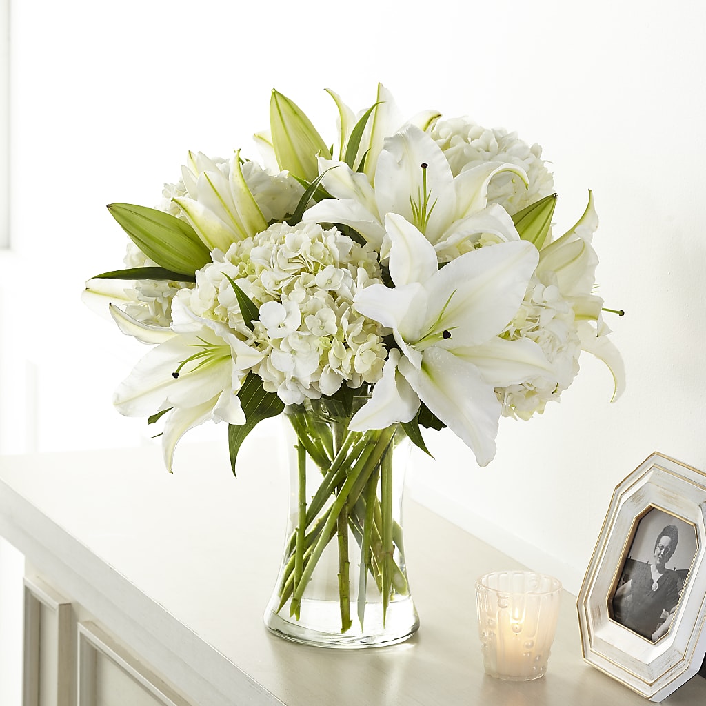 Compassionate Lily Bouquet – WILL & DEE'S FLORIST, Florence AL