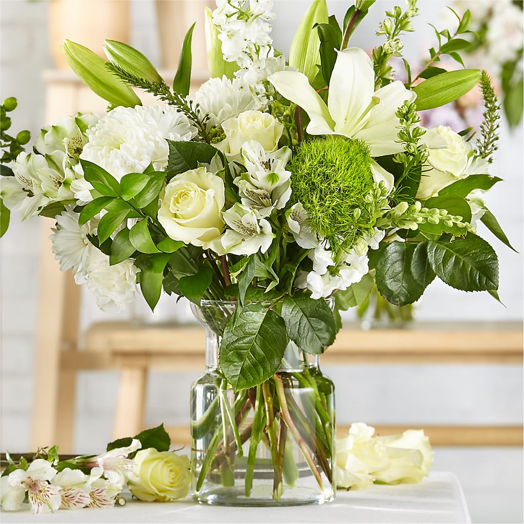 Classic Ivory – A Florist Original – WILL & DEE'S FLORIST, Florence AL