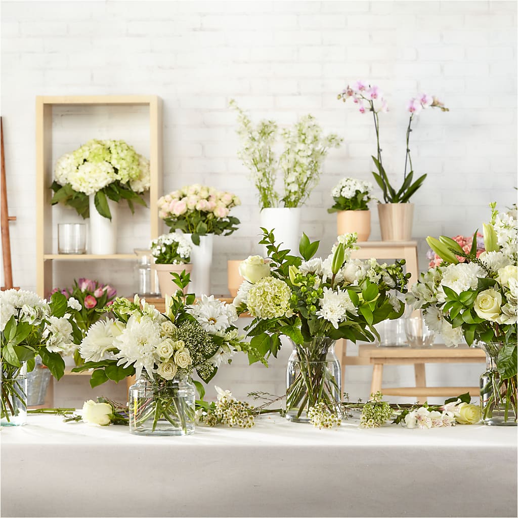 Classic Ivory – A Florist Original – WILL & DEE'S FLORIST, Florence AL
