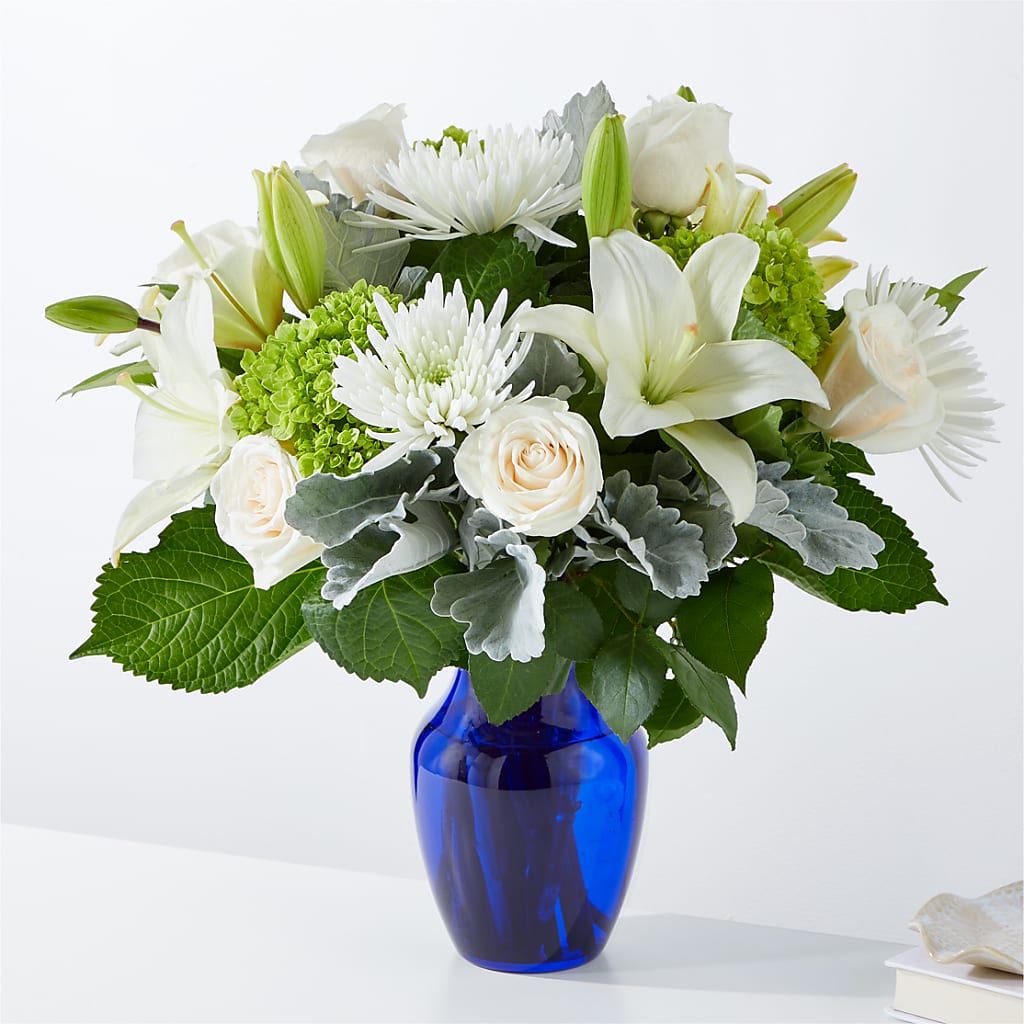 Snowy Dreams Bouquet – WILL & DEE'S FLORIST, Florence AL