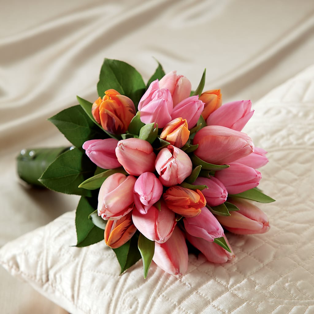 Embraceable Bouquet – WILL & DEE'S FLORIST, Florence AL