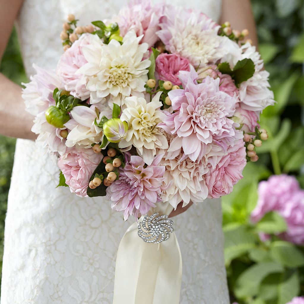 Heart's Promise Bouquet – WILL & DEE'S FLORIST, Florence AL