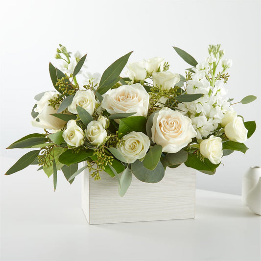 Fresh Linen Box Bouquet – WILL & DEE'S FLORIST, Florence AL