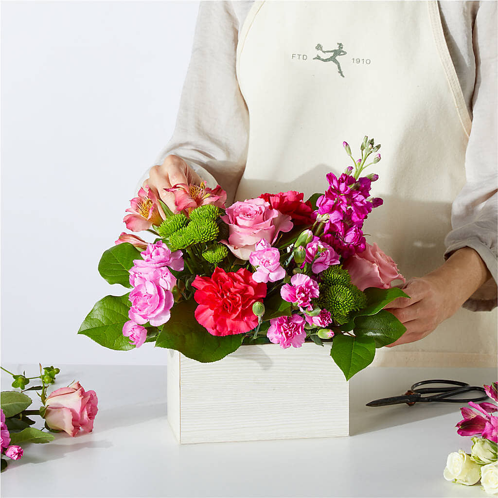 Sweetberry Box – A Florist Original – WILL & DEE'S FLORIST, Florence AL
