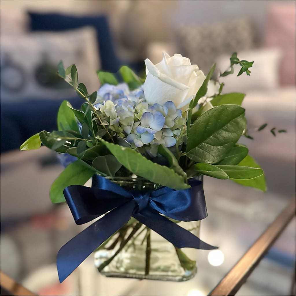 Sky Blue Delight Bouquet – WILL & DEE'S FLORIST, Florence AL