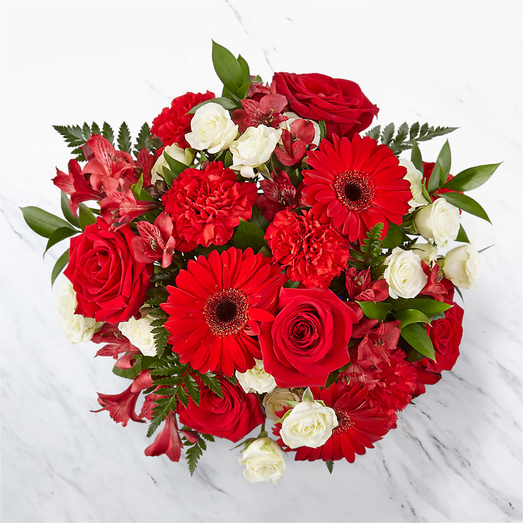 Hearts Embrace Bouquet – WILL & DEE'S FLORIST, Florence AL