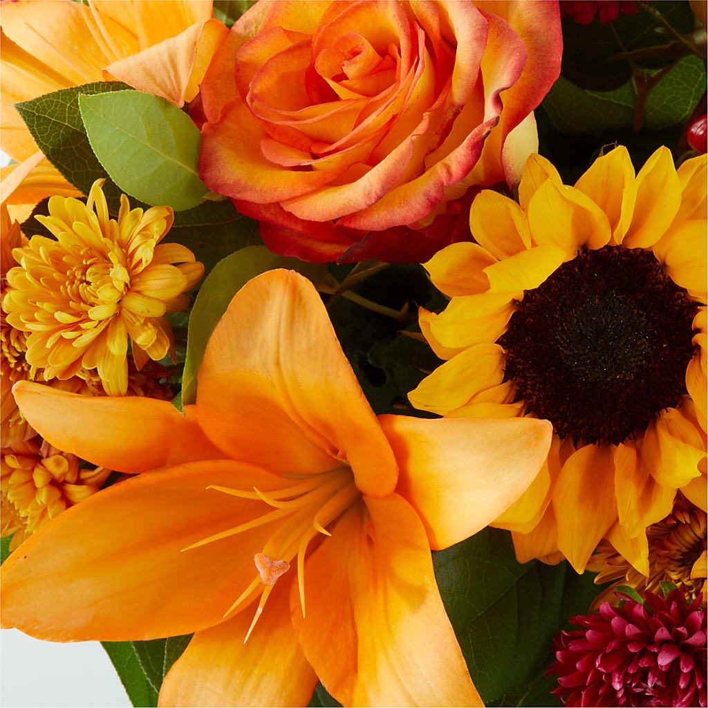 Grateful Centerpiece – WILL & DEE'S FLORIST, Florence AL