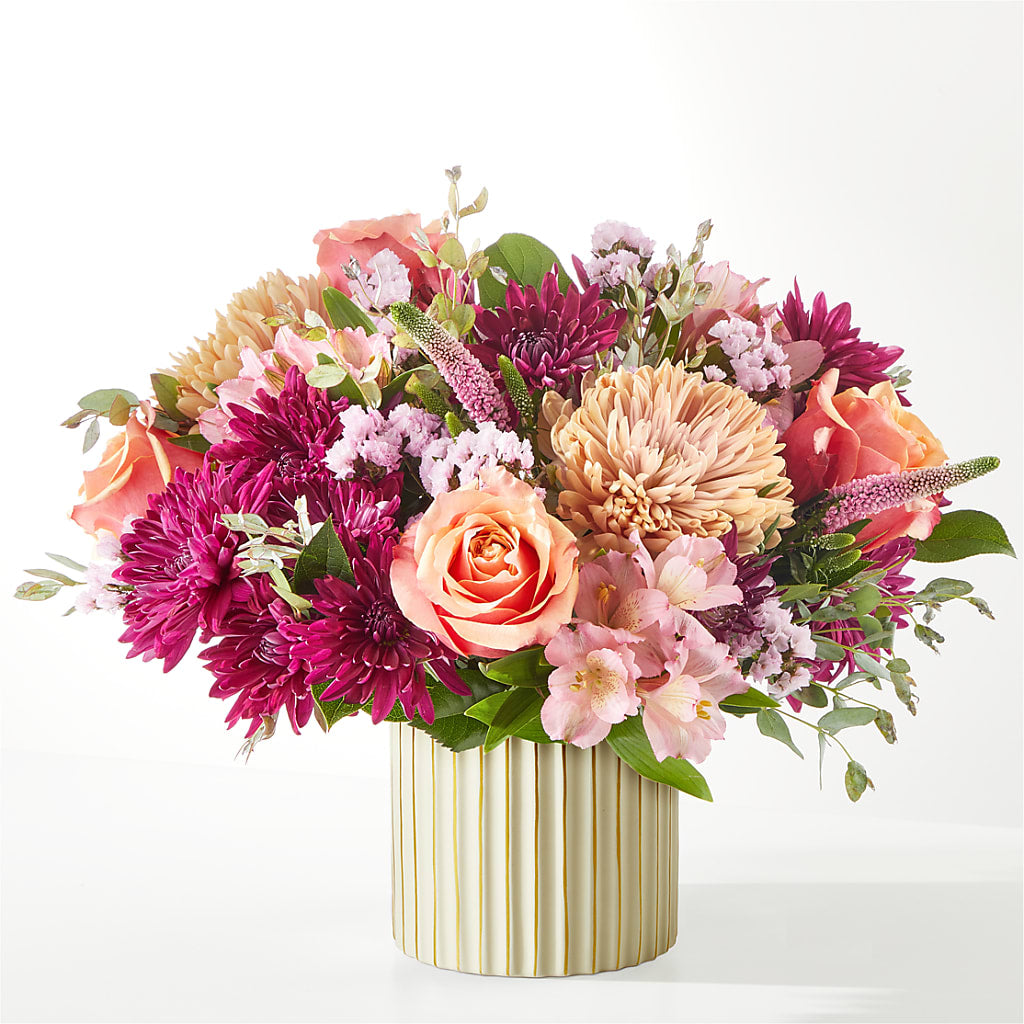 Berry Cobbler Bouquet with Ivory Vase – WILL & DEE'S FLORIST, Florence AL