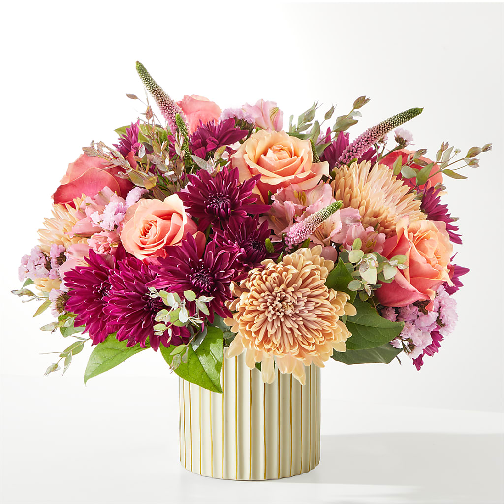 Berry Cobbler Bouquet with Ivory Vase – WILL & DEE'S FLORIST, Florence AL