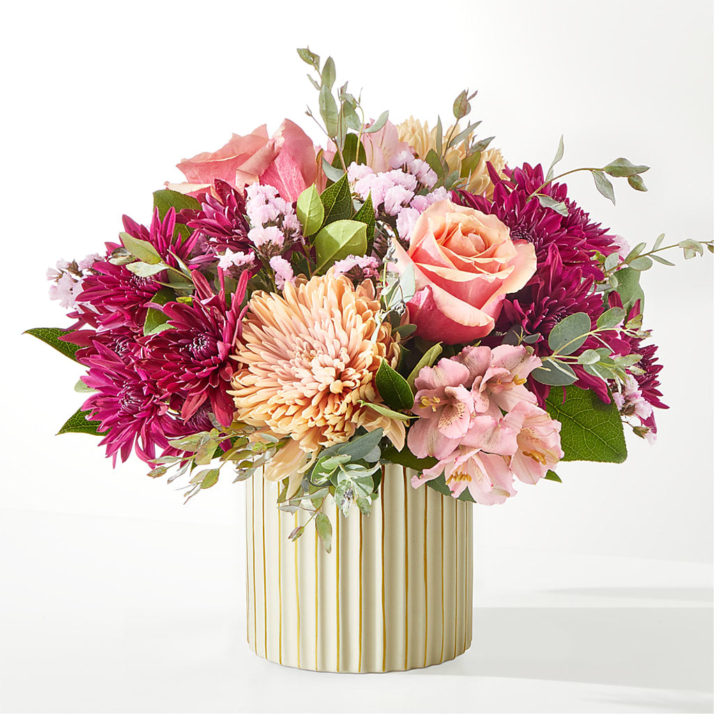 Berry Cobbler Bouquet with Ivory Vase – WILL & DEE'S FLORIST, Florence AL