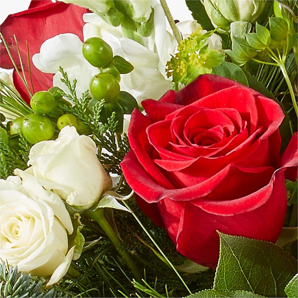 Deck the Halls Bouquet – WILL & DEE'S FLORIST, Florence AL