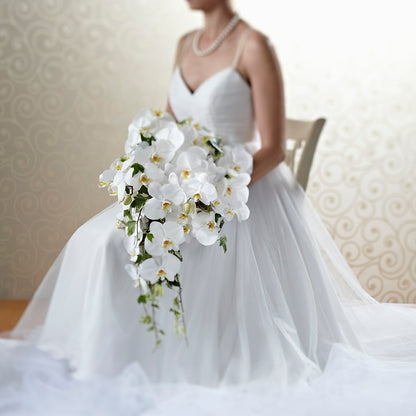 Classic White Bouquet – WILL & DEE'S FLORIST, Florence AL